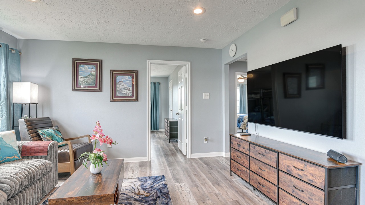 Photo of Livingroom in Hitchcock