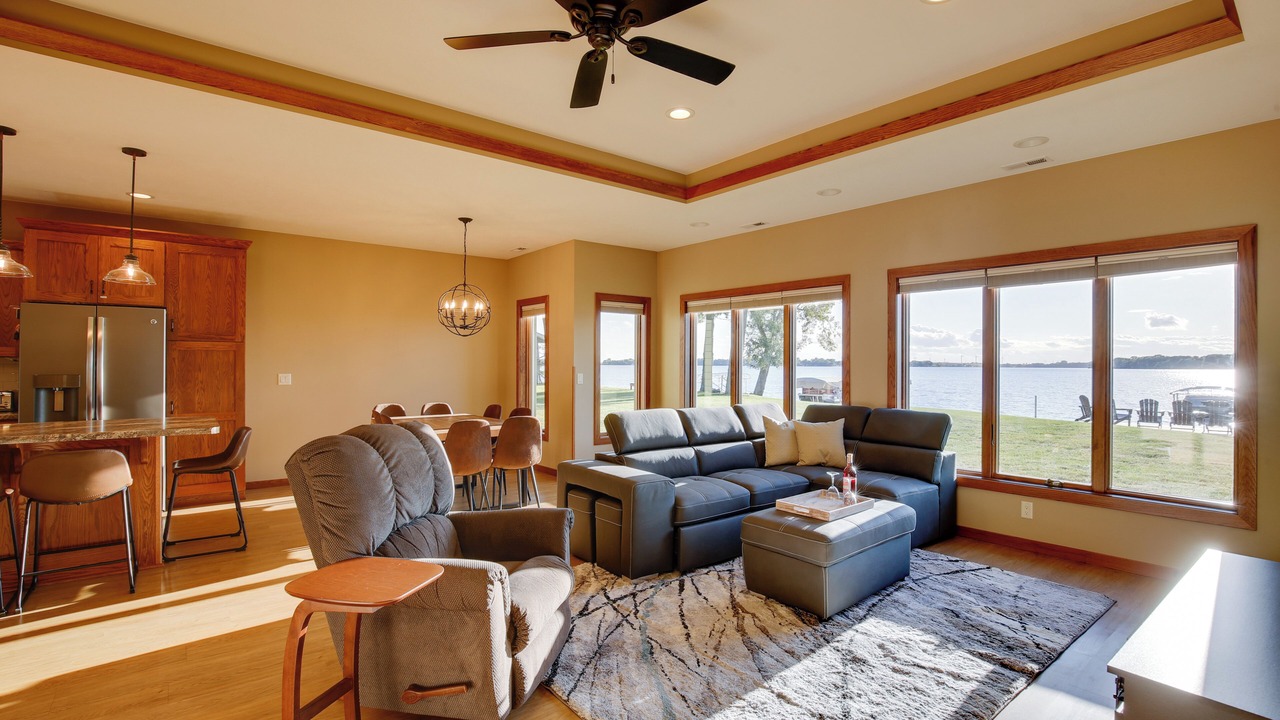 Photo of Livingroom in Lake Park