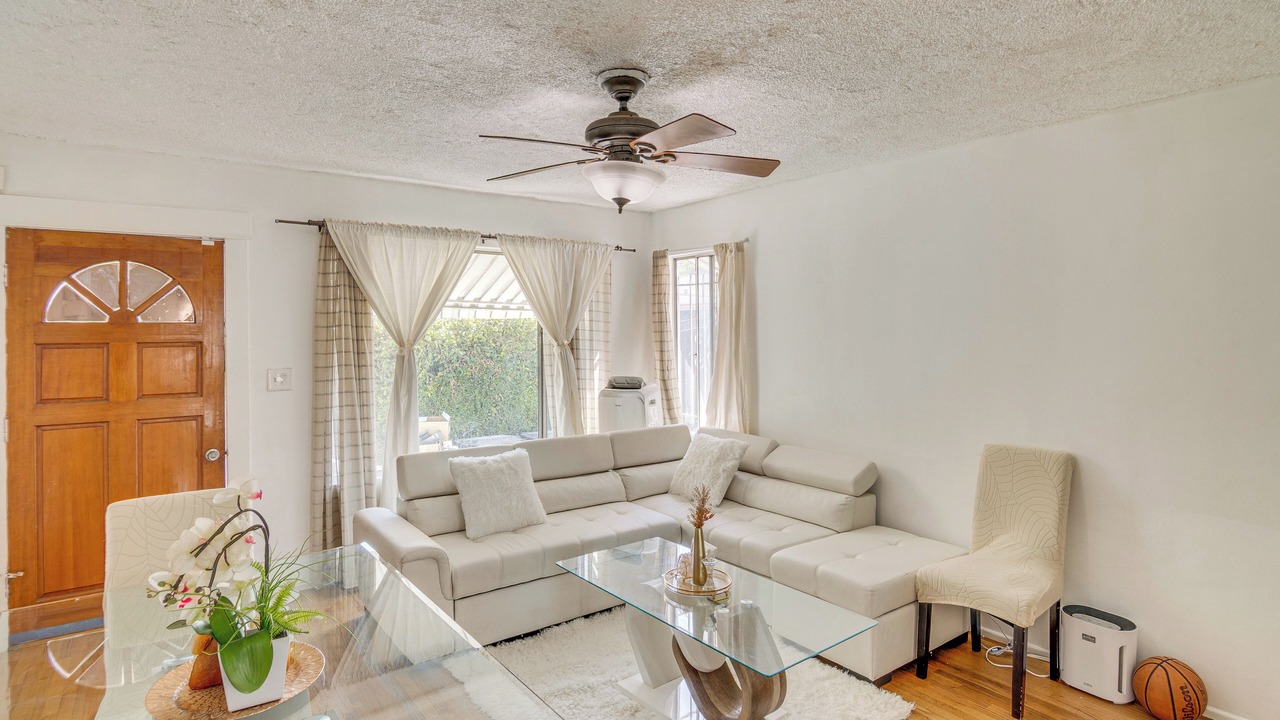 Photo of Bedroom in Van Nuys