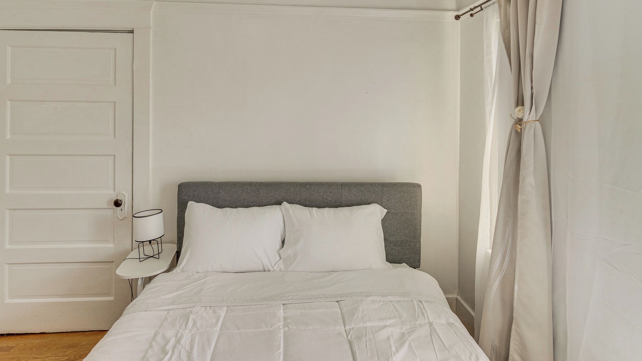 Photo of Bedroom in Van Nuys