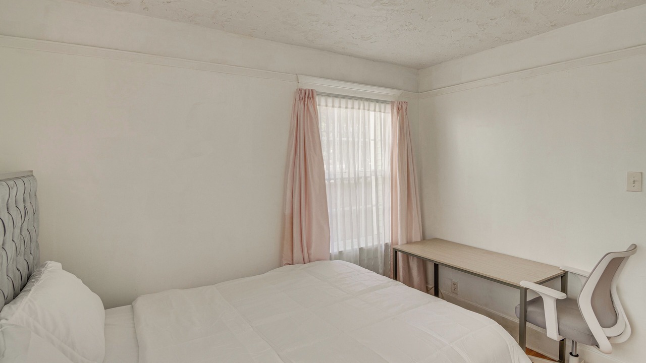 Photo of Bedroom in Van Nuys