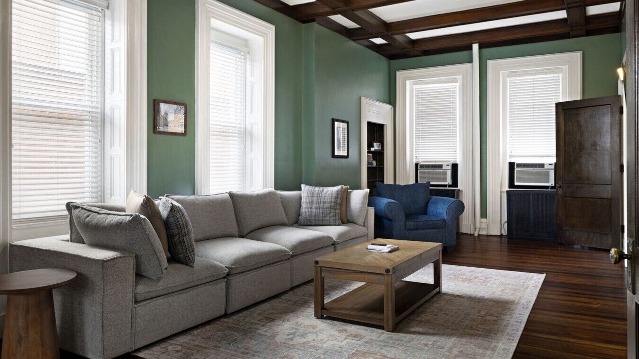 Photo of Livingroom in South Side Flats