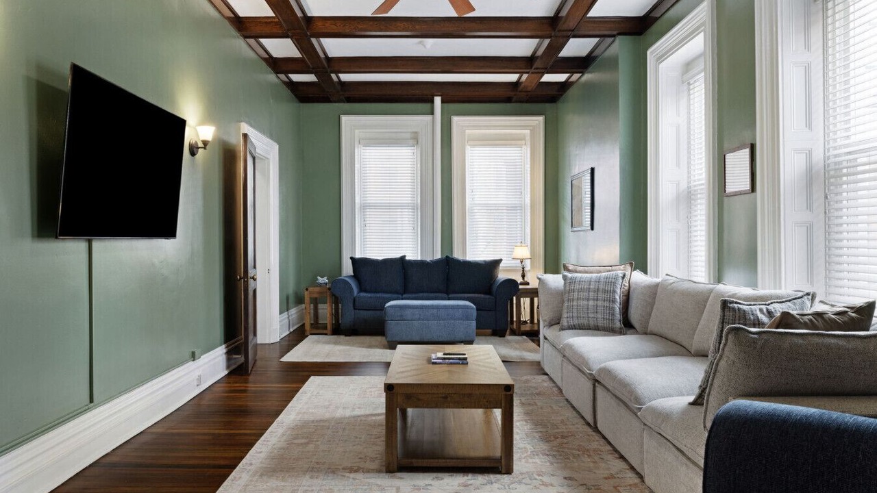 Photo of Livingroom in South Side Flats