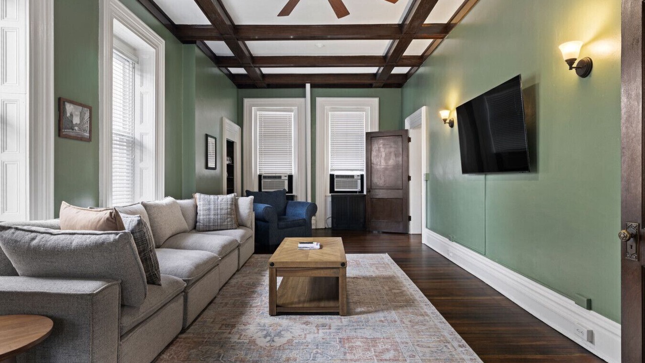 Photo of Livingroom in South Side Flats