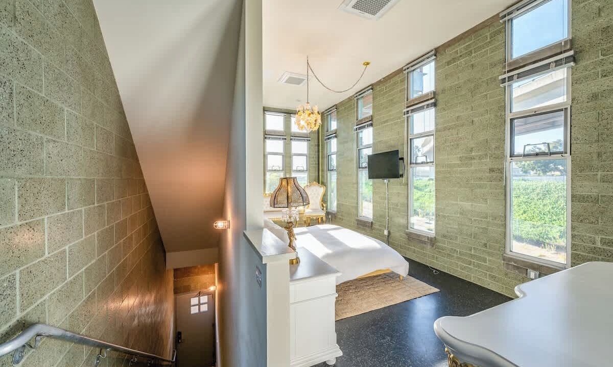 Photo of Bedroom in Logan Heights
