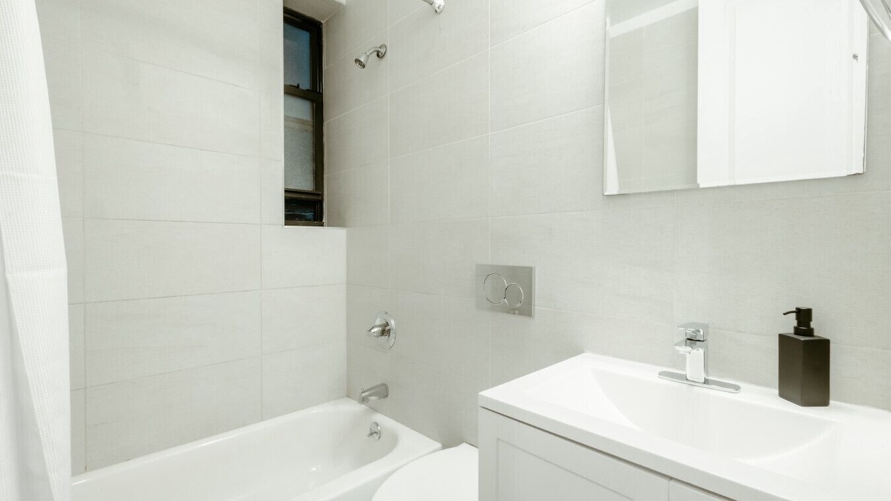 Photo of Bathroom in Manhattan Valley