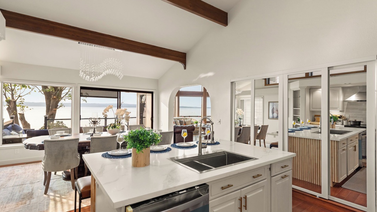 Photo of Kitchen in Warm Beach