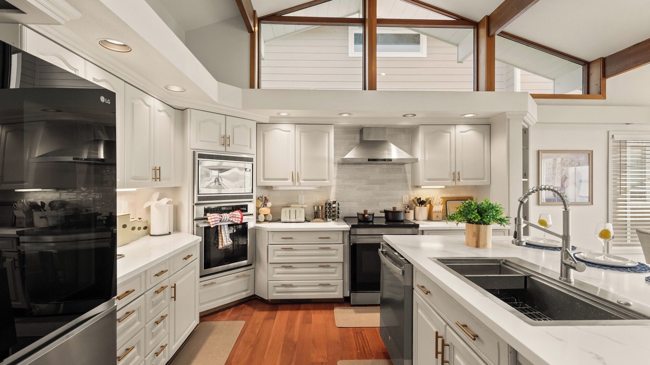 Photo of Kitchen in Warm Beach