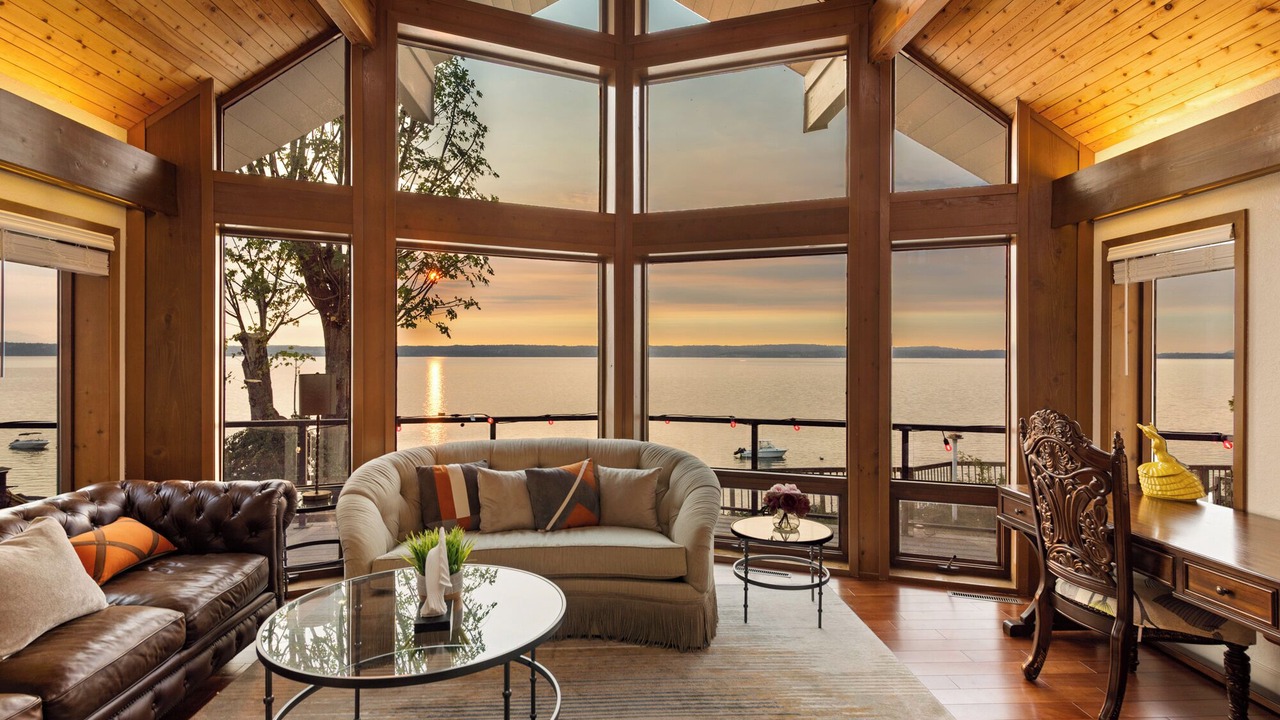 Photo of Livingroom in Warm Beach