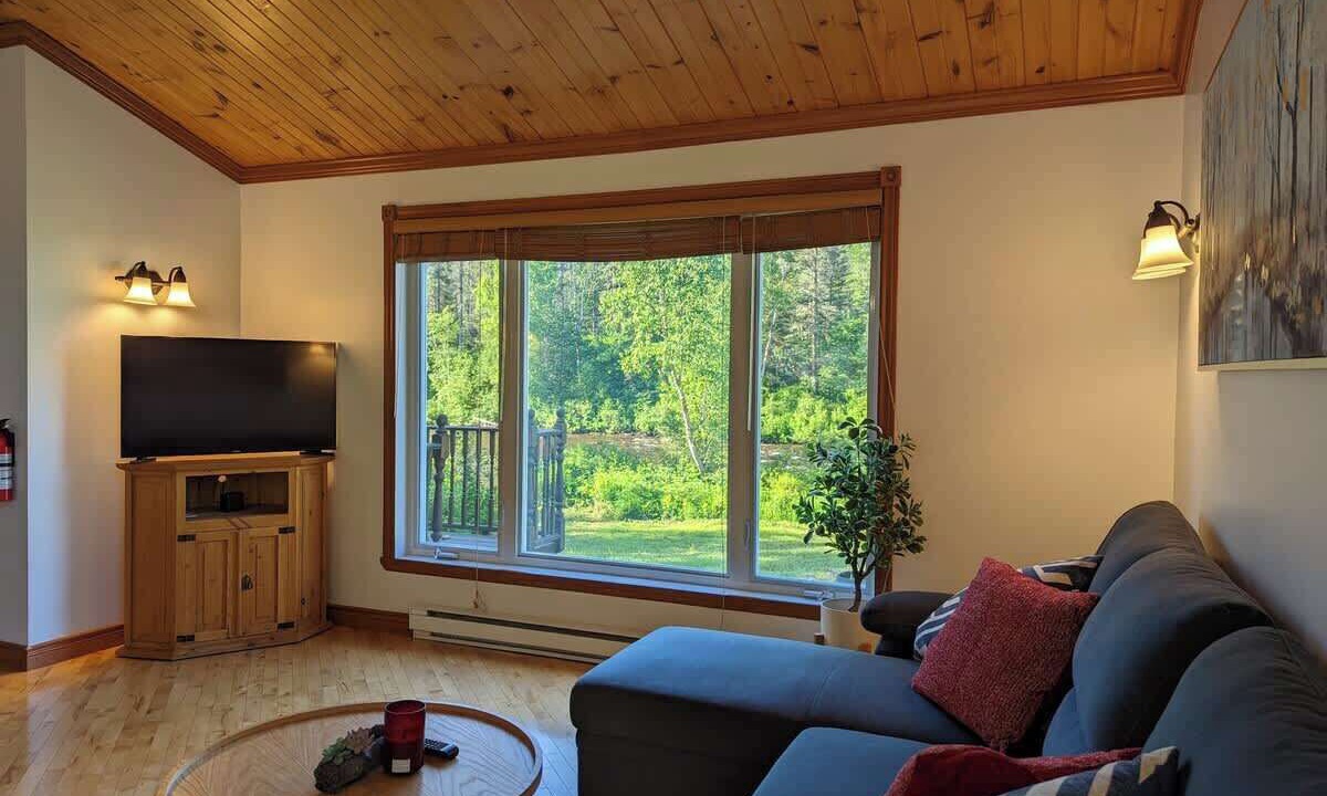 Photo of Livingroom in Saint-David-de-Falardeau