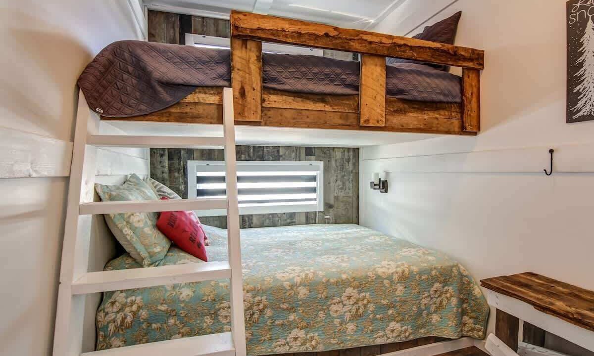 Photo of Bedroom in Saint-David-de-Falardeau
