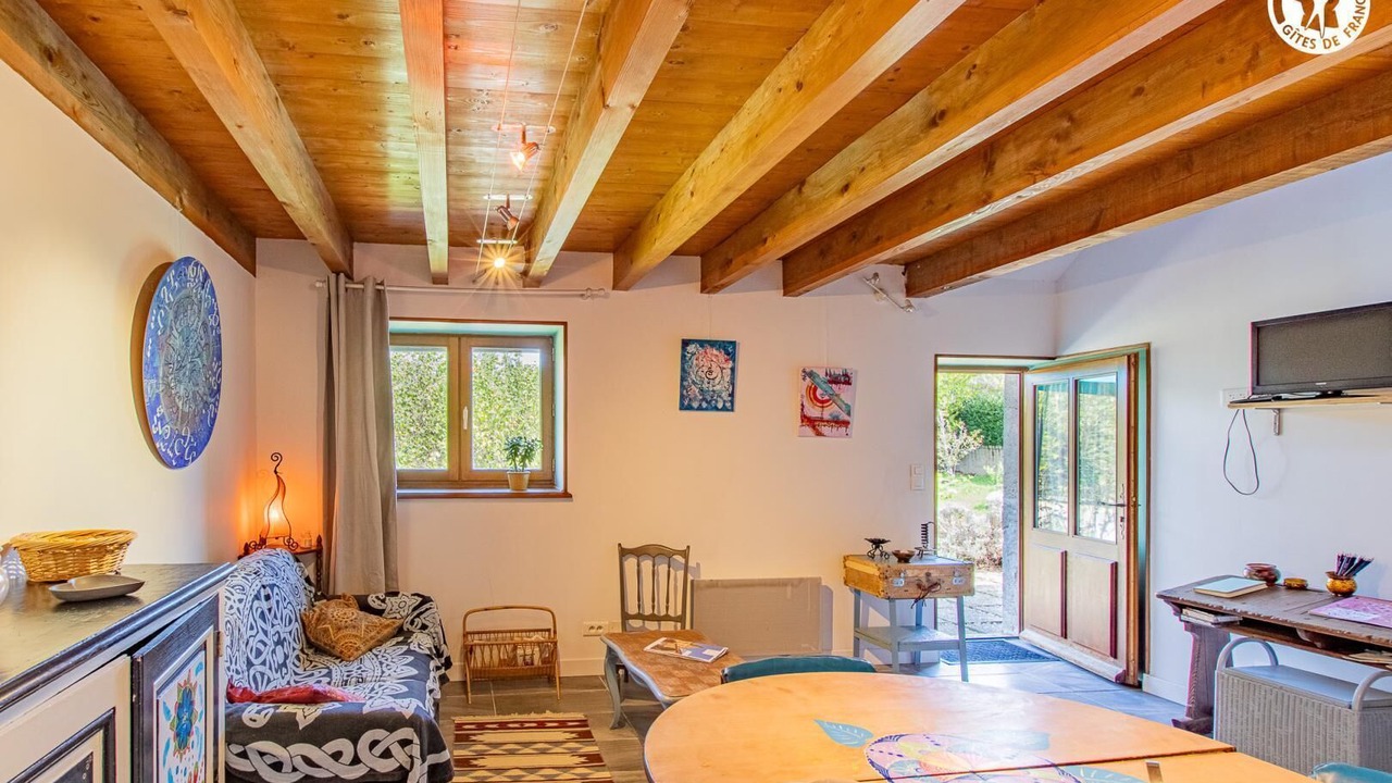 Photo of Livingroom in Saint-Ythaire
