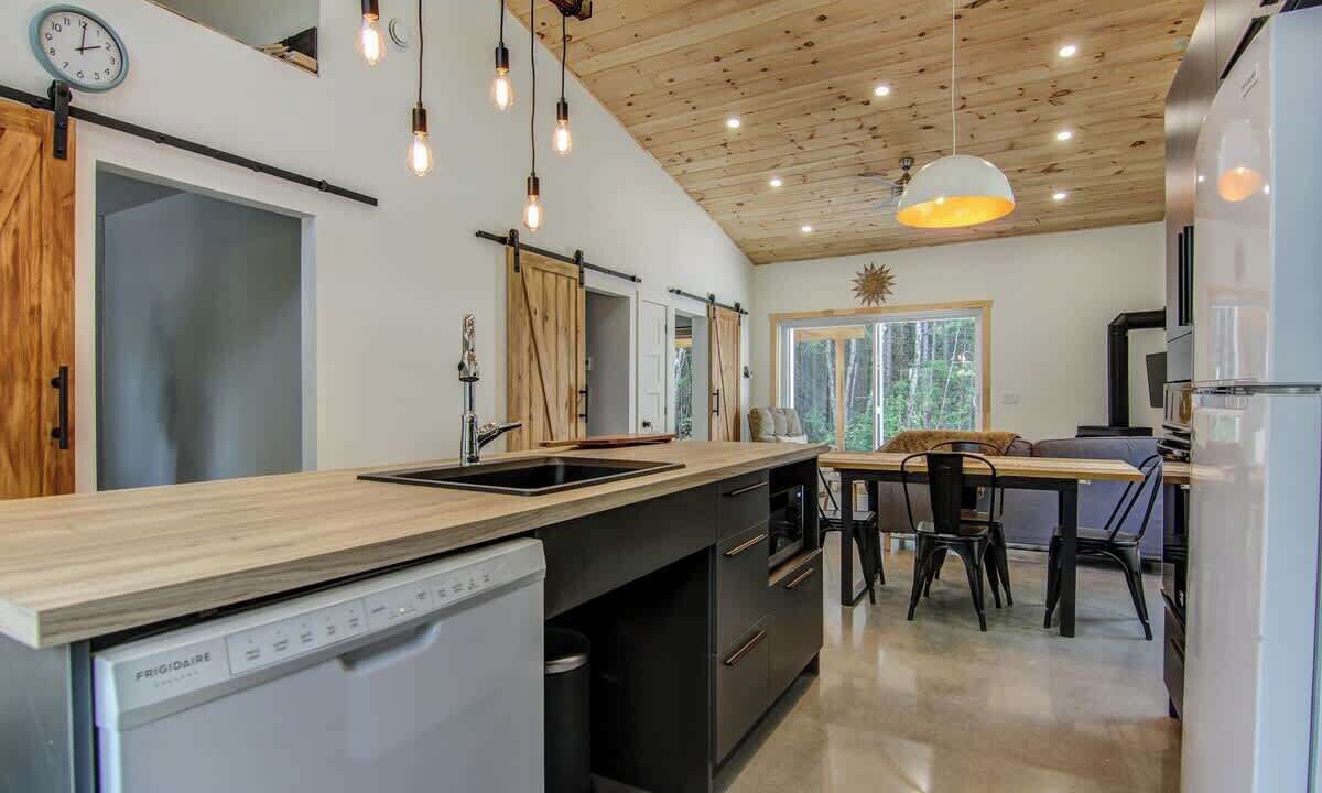 Photo of Kitchen in Saint-David-de-Falardeau