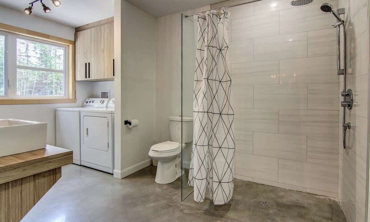 Photo of Bathroom in Saint-David-de-Falardeau