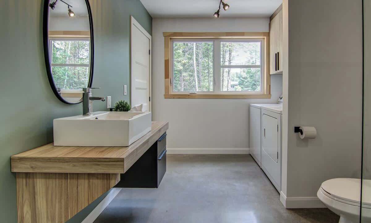 Photo of Bathroom in Saint-David-de-Falardeau