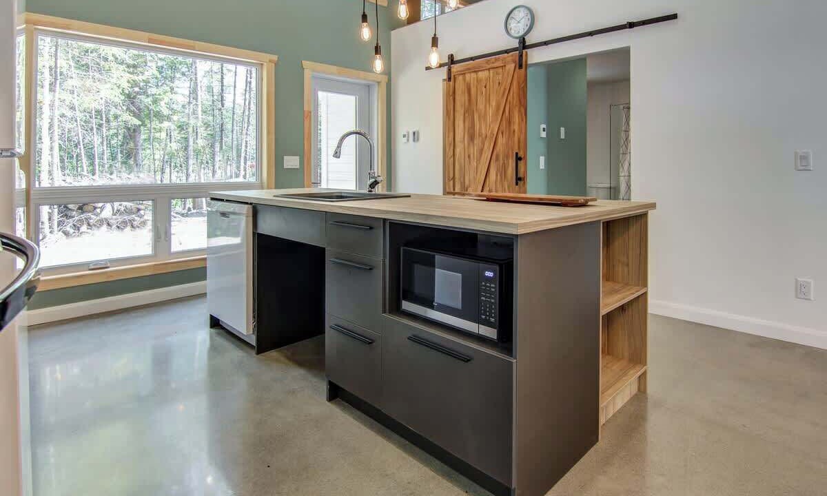 Photo of Kitchen in Saint-David-de-Falardeau