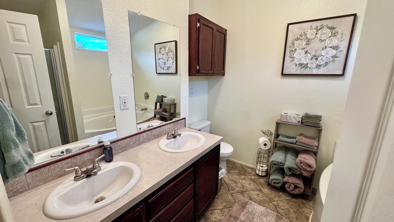 Photo of Bathroom in Junction