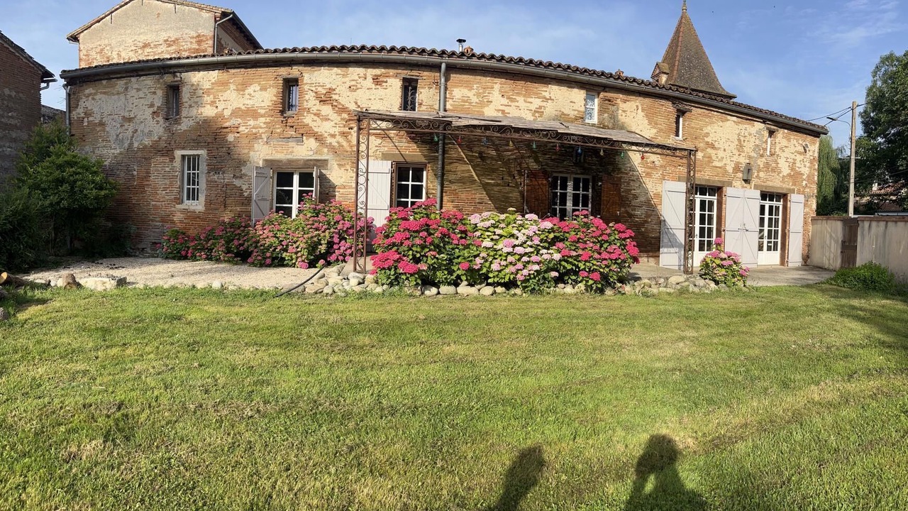 Photo of Outdoor in Beaumont-sur-Leze