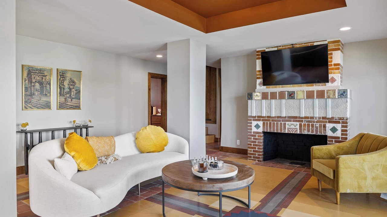 Photo of Livingroom in Glenview