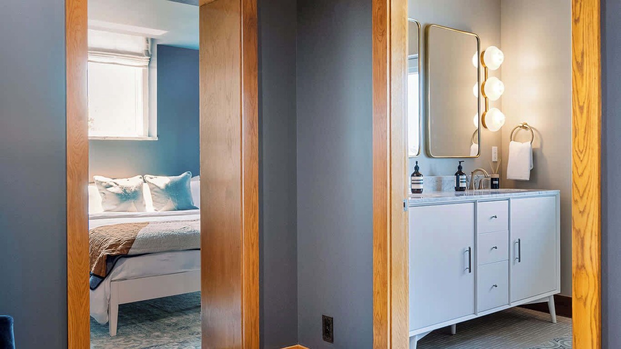 Photo of Bedroom in Glenview