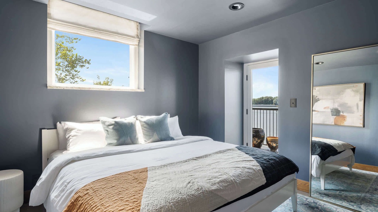 Photo of Bedroom in Glenview