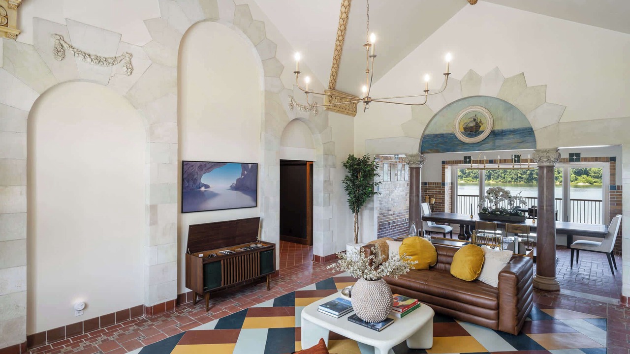 Photo of Livingroom in Glenview