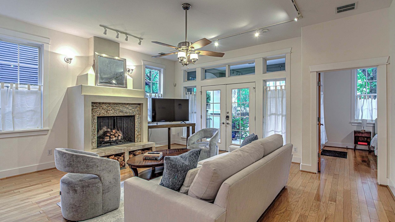 Photo of Livingroom in Bouldin