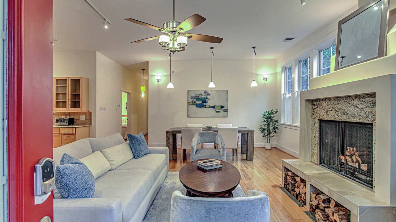Photo of Livingroom in Bouldin