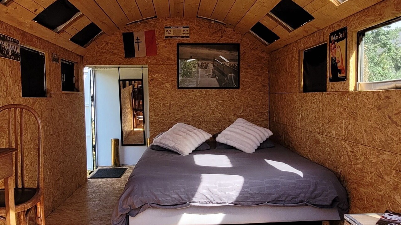 Photo of Bedroom in Mandeville-en-Bessin