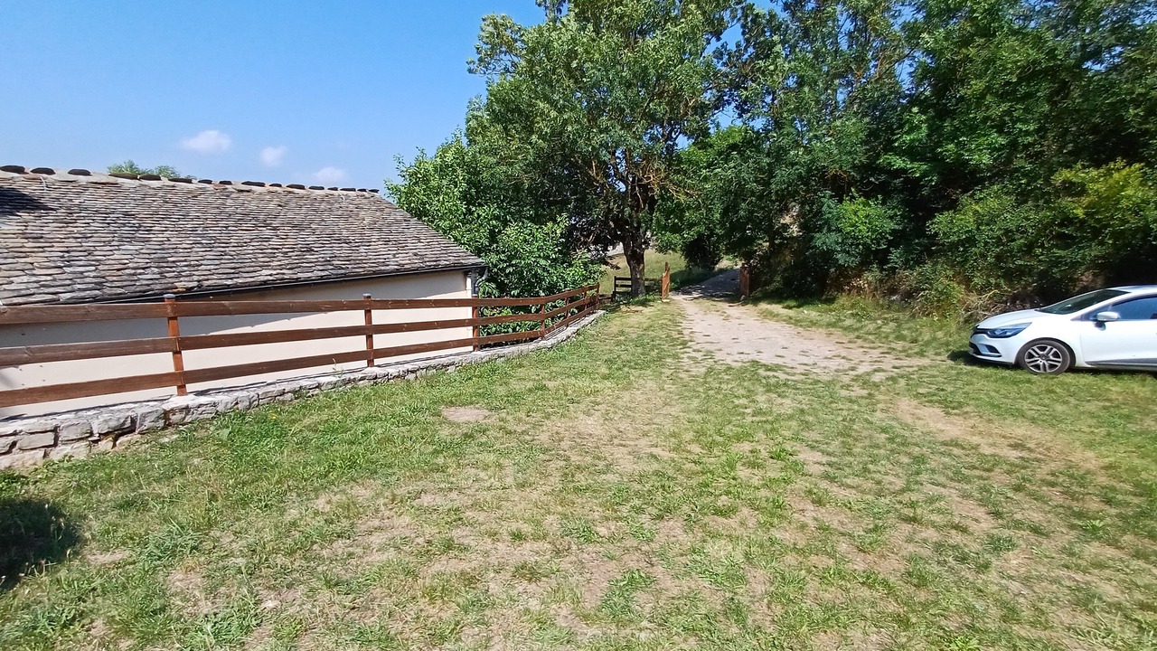 Photo of Outdoor in Hures-la-Parade
