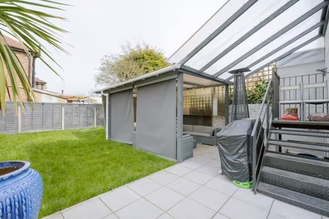 Photo of Patio Balcony in Uxbridge South