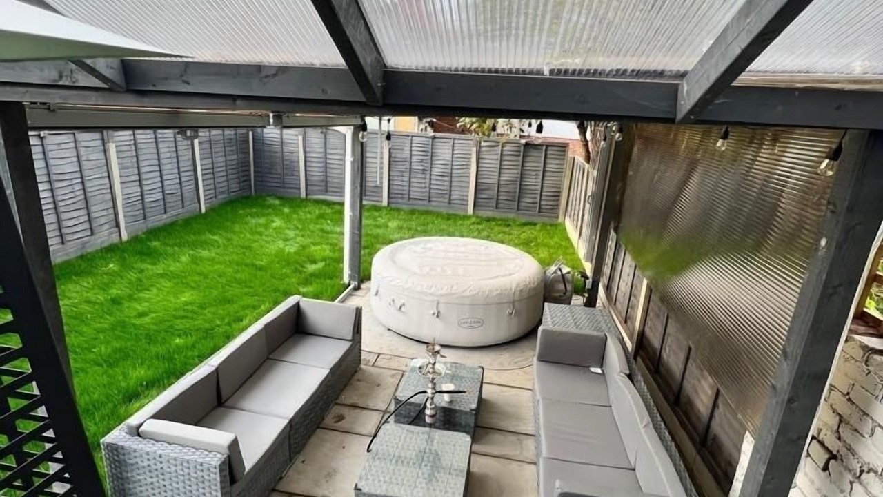 Photo of Patio Balcony in Uxbridge South