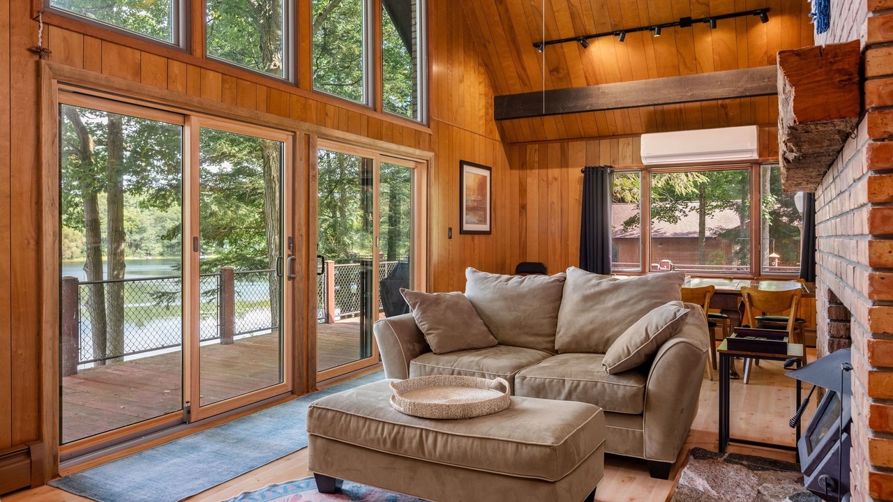 Photo of Livingroom in Lake Ann