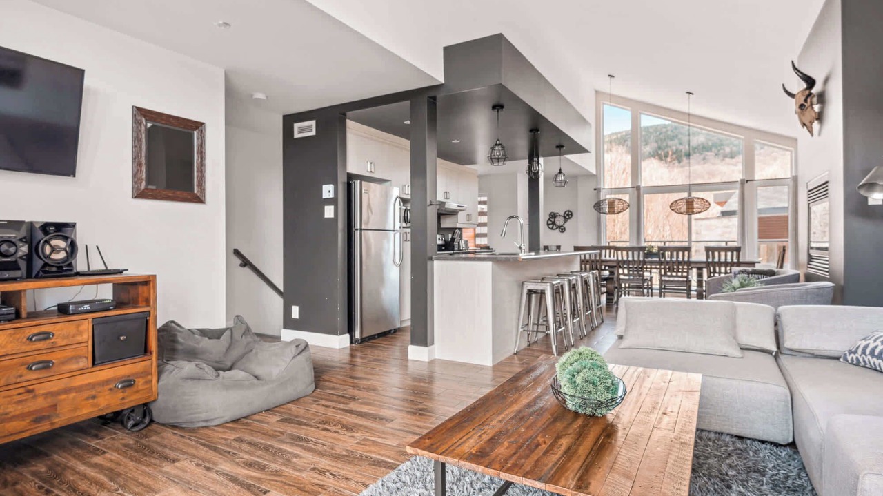Photo of Livingroom in Stoneham