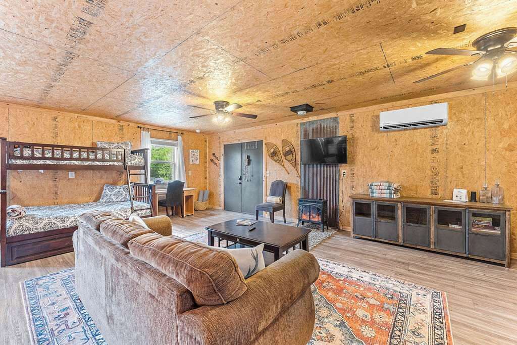 Photo of Bedroom in Eureka Springs