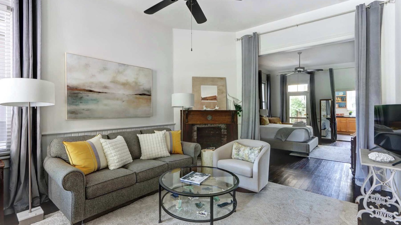 Photo of Livingroom in Beach Institute