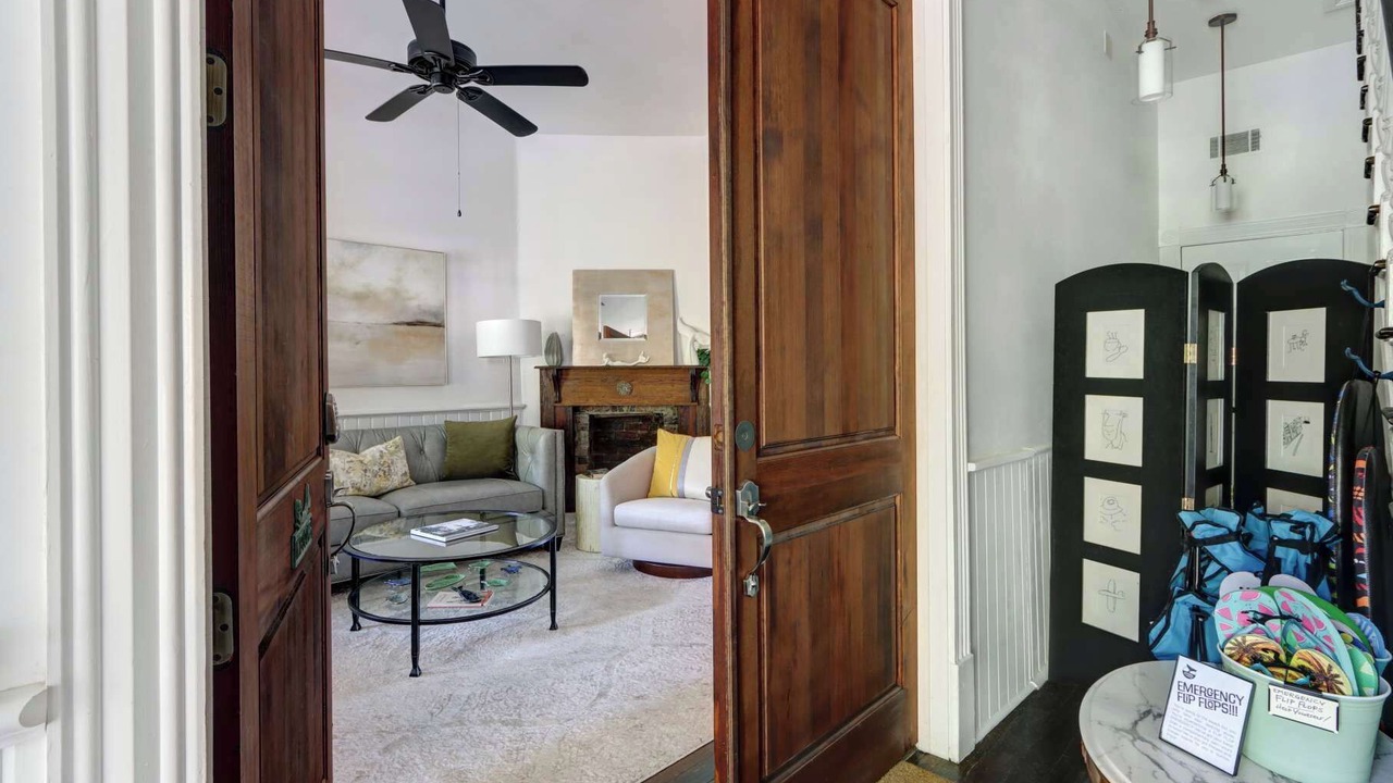 Photo of Livingroom in Beach Institute