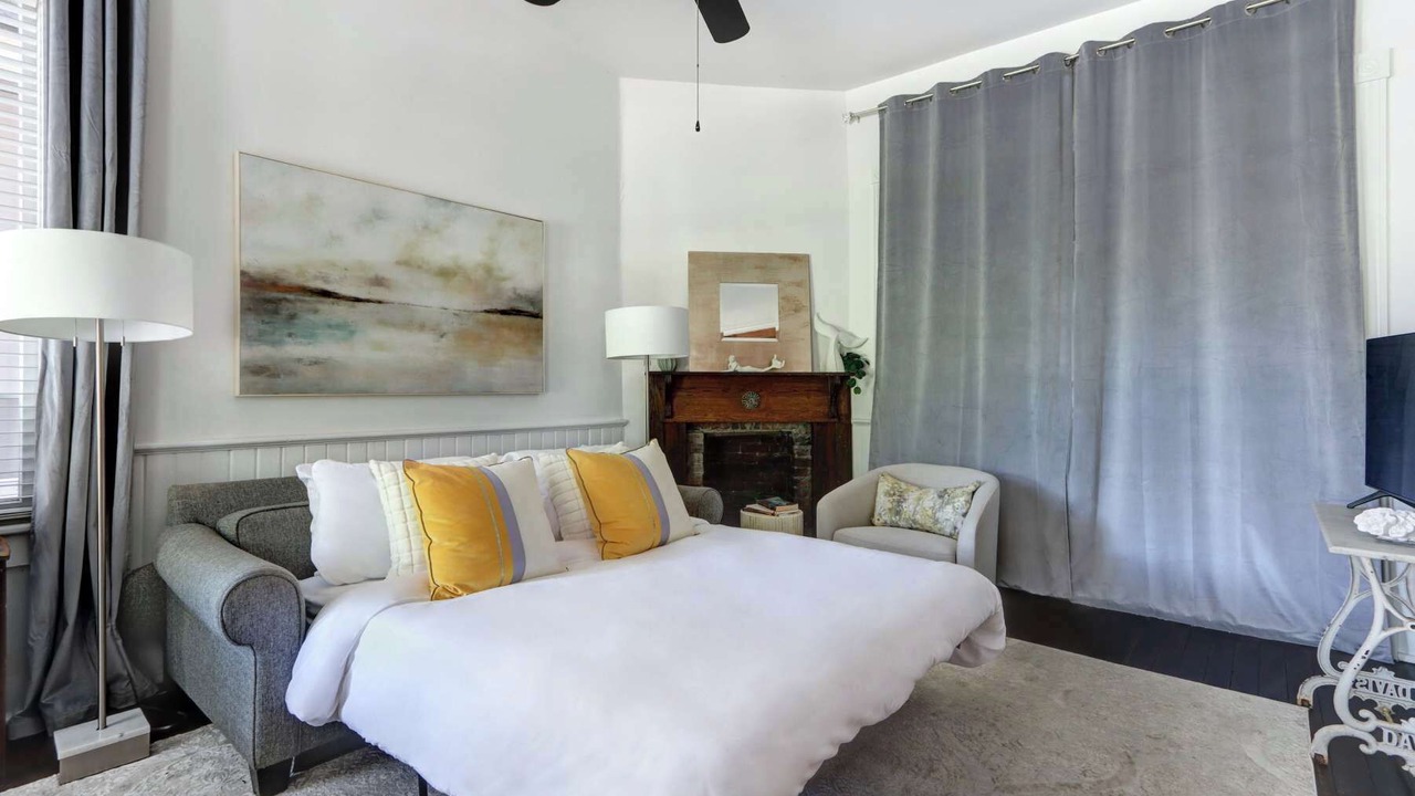Photo of Bedroom in Beach Institute
