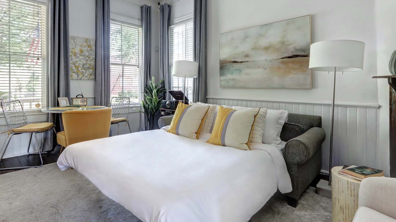 Photo of Bedroom in Beach Institute