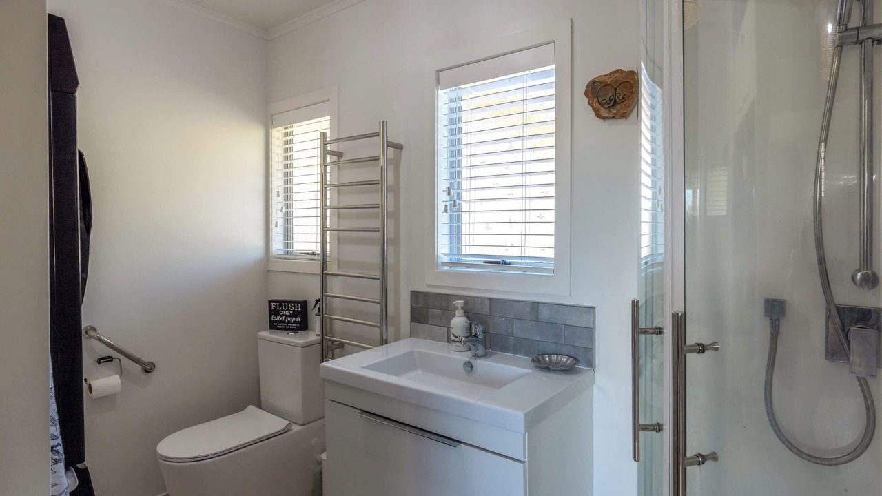 Photo of Bathroom in Onetangi