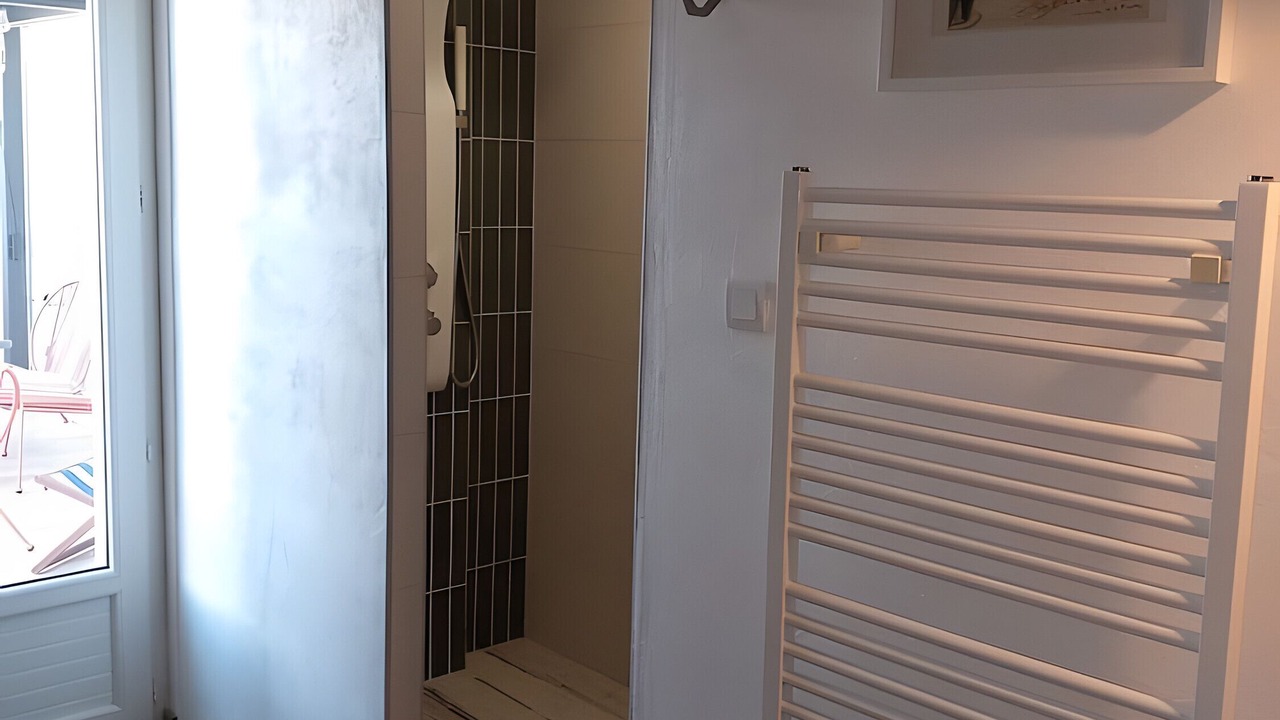 Photo of Bathroom in Roquemaure