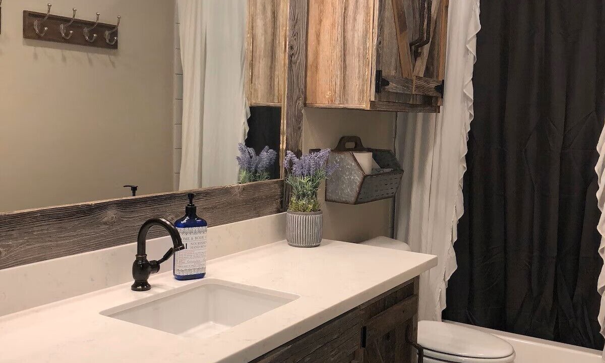 Photo of Bathroom in Leakey