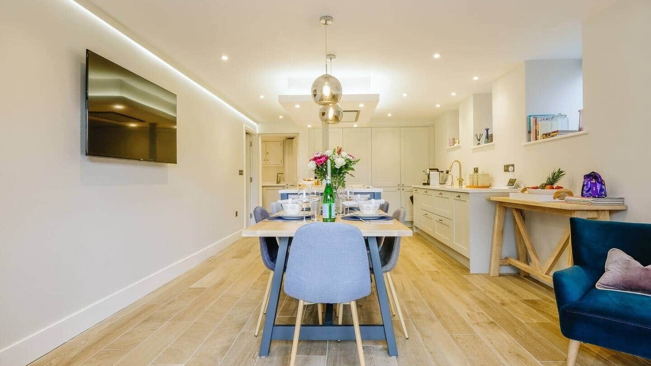 Photo of Others in Cotham