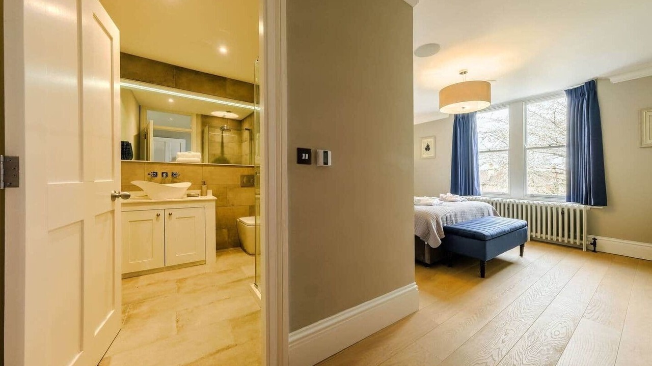 Photo of Others in Cotham