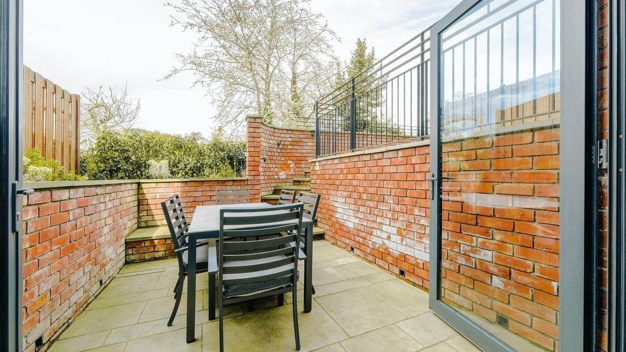 Photo of Others in Cotham