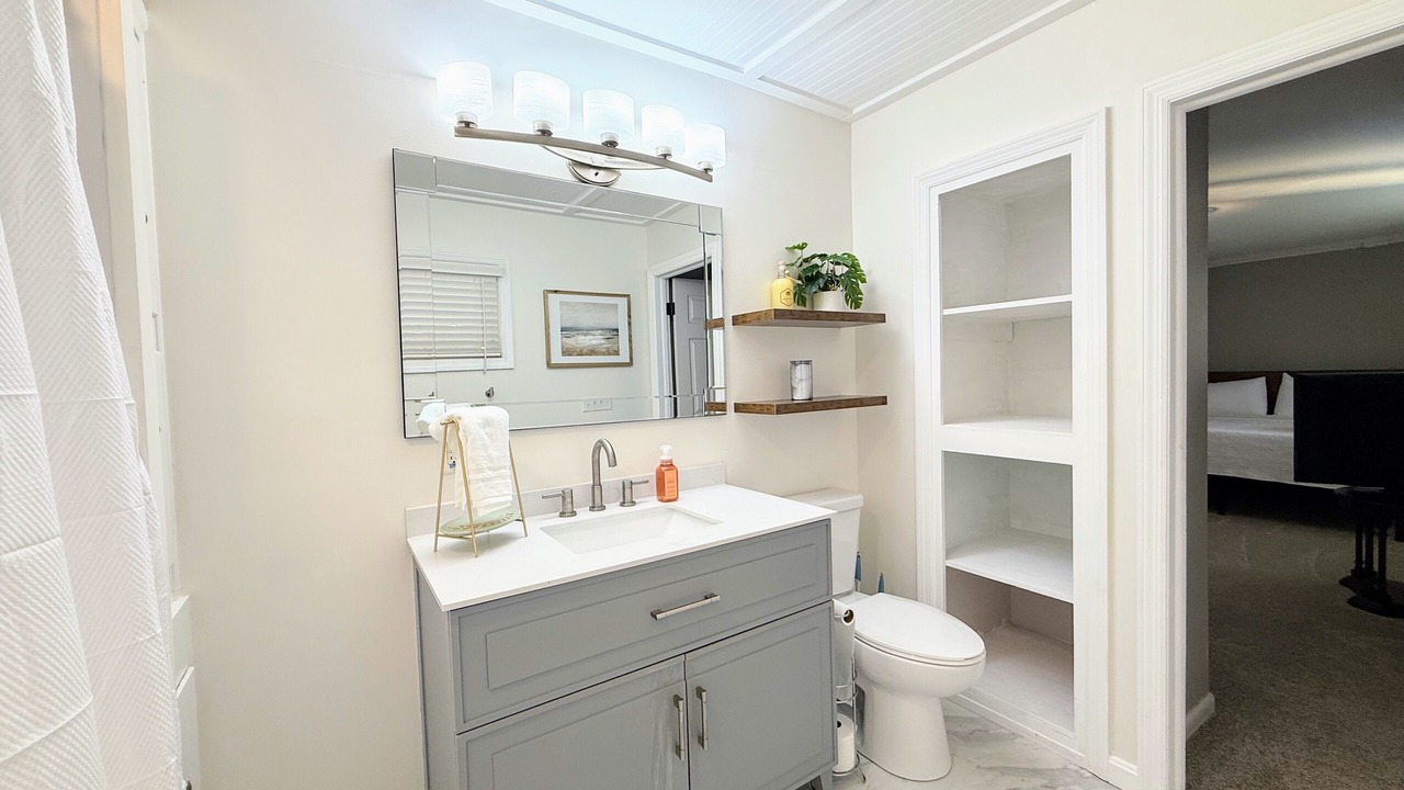Photo of Bathroom in Gahanna