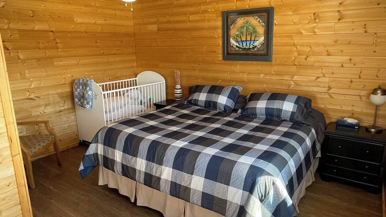 Photo of Bedroom in Division No. 16