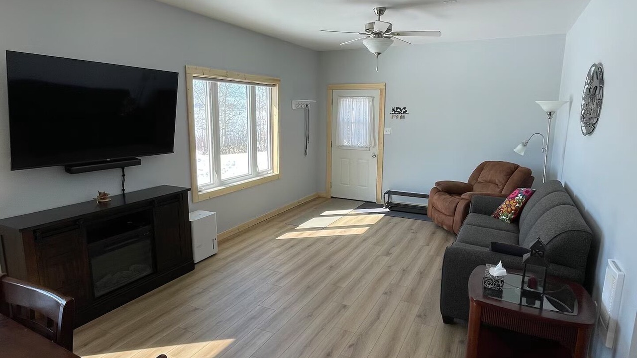 Photo of Livingroom in Division No. 16