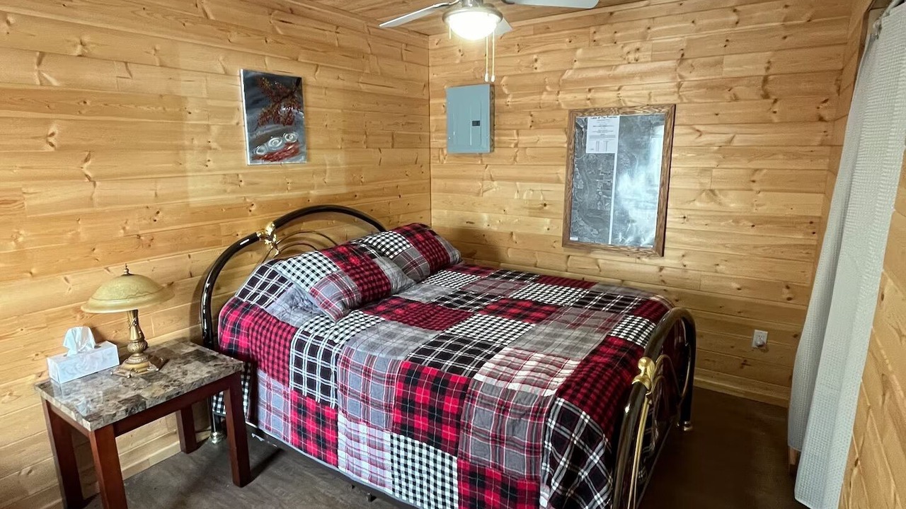 Photo of Bedroom in Division No. 16