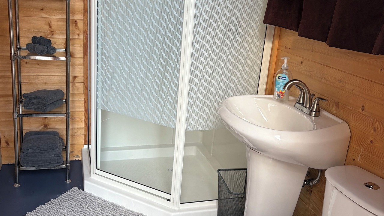 Photo of Bathroom in Division No. 16